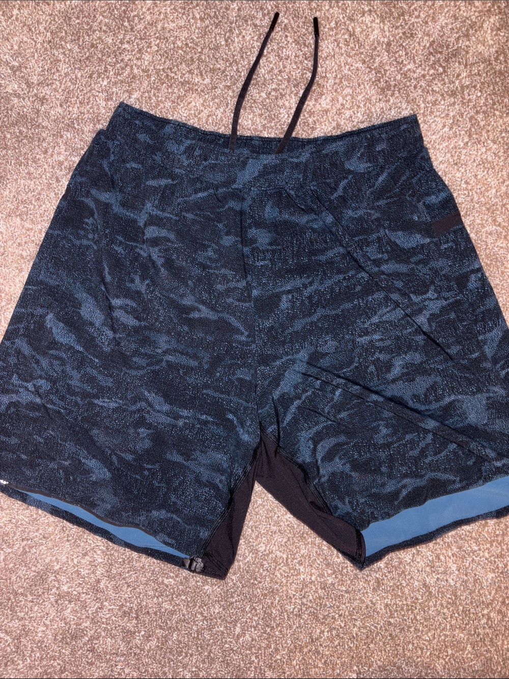 Mens Lululemon T.H.E shorts 7”